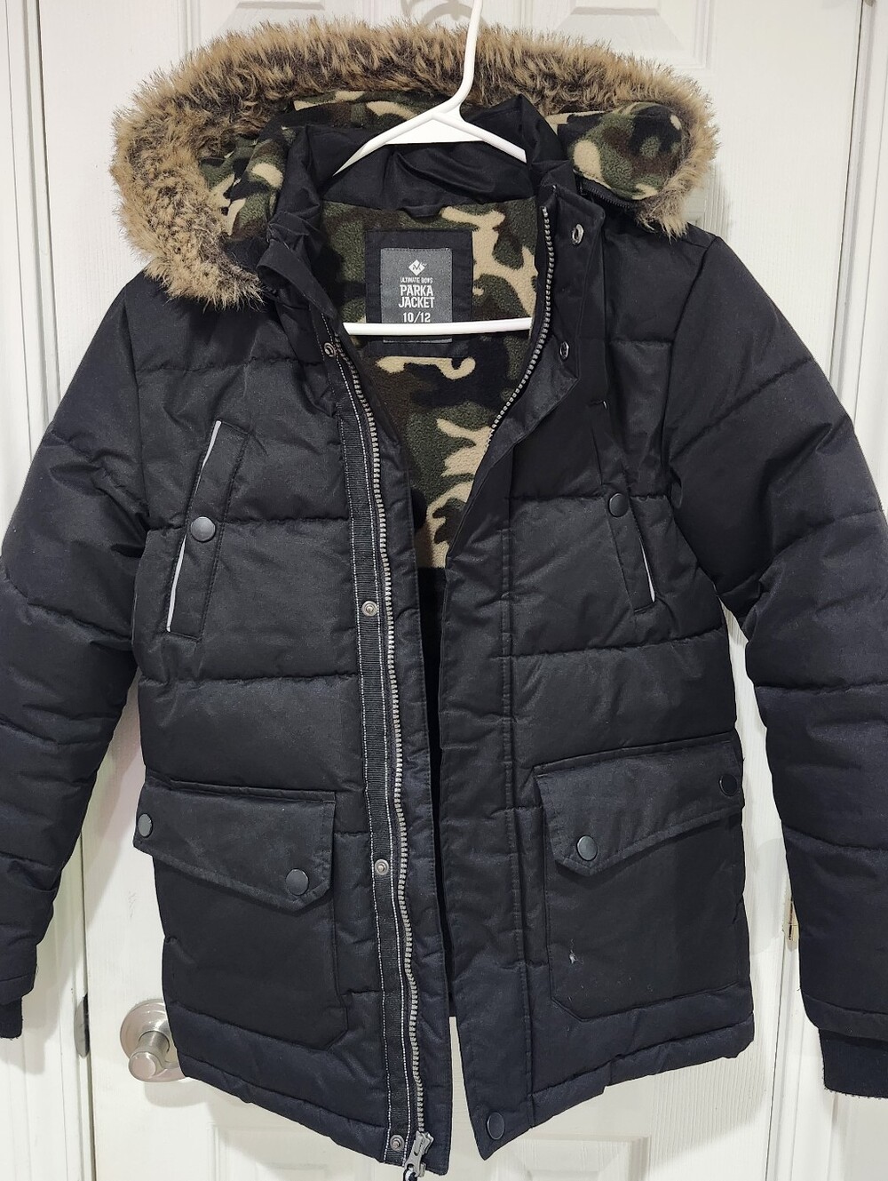 Members Mark Ultimate Boys Parka Size 10-12 Faux Fur Hood Camo Lining Pre-Owned